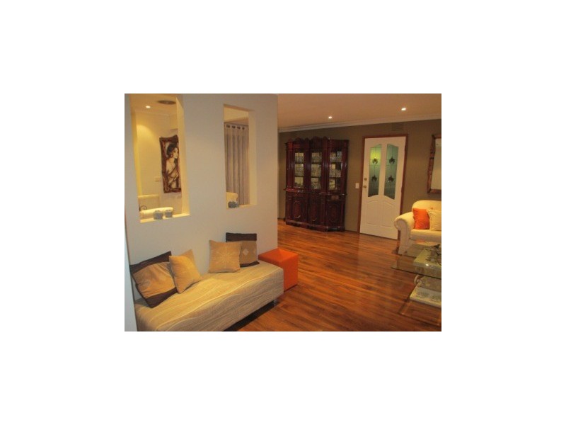 15 Hughes Close, Endeavour Hills VIC 3802