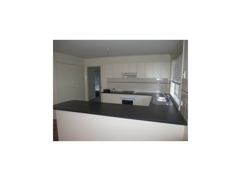 3 Scarlet Crescent, Pakenham VIC 3810