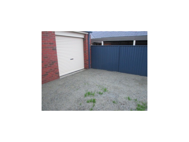 3 Scarlet Crescent, Pakenham VIC 3810