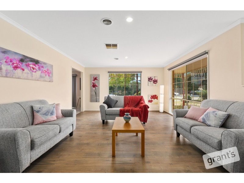 5 Fairholme Boulevard, Berwick VIC 3806