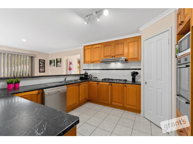 5 Fairholme Boulevard, Berwick VIC 3806