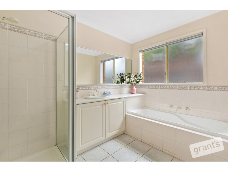 5 Fairholme Boulevard, Berwick VIC 3806