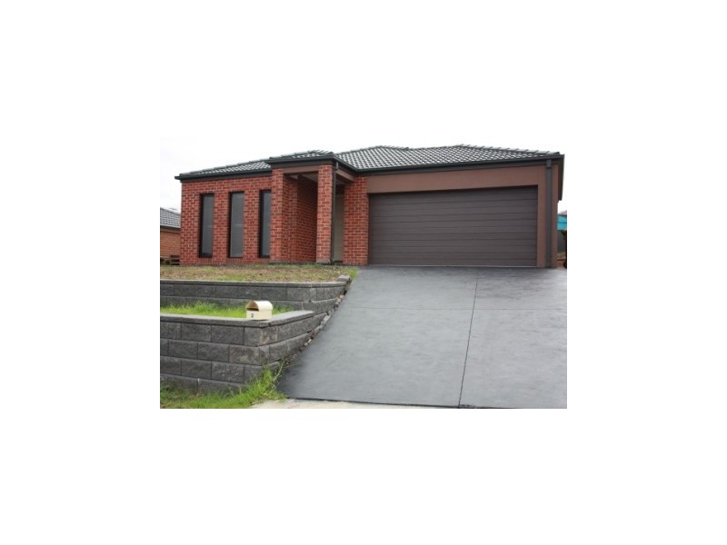 2 Adrian Drive, Pakenham VIC 3810