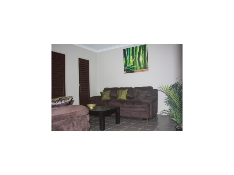 2 Adrian Drive, Pakenham VIC 3810