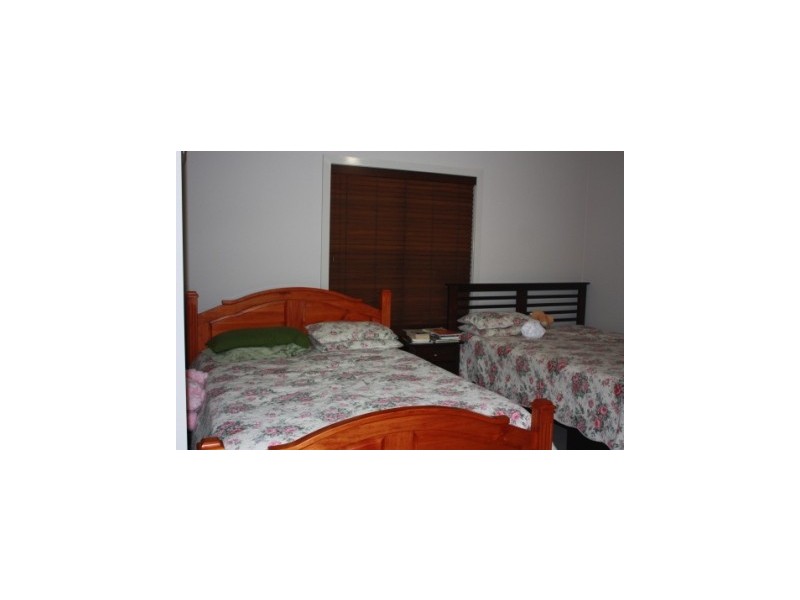 2 Adrian Drive, Pakenham VIC 3810