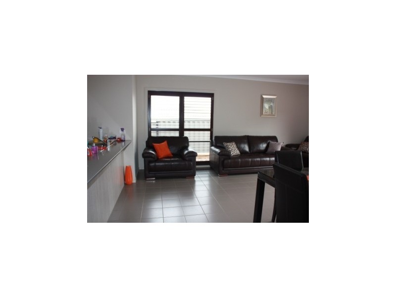 2 Adrian Drive, Pakenham VIC 3810