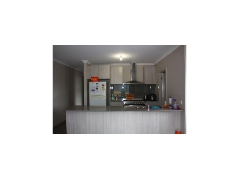 2 Adrian Drive, Pakenham VIC 3810