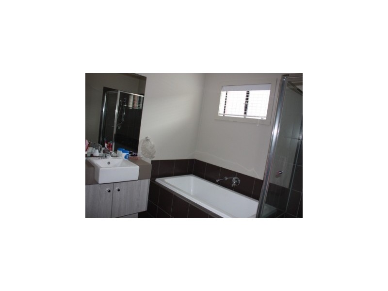 2 Adrian Drive, Pakenham VIC 3810