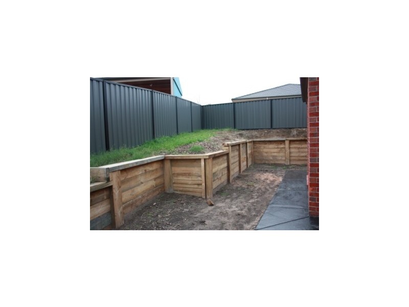 2 Adrian Drive, Pakenham VIC 3810