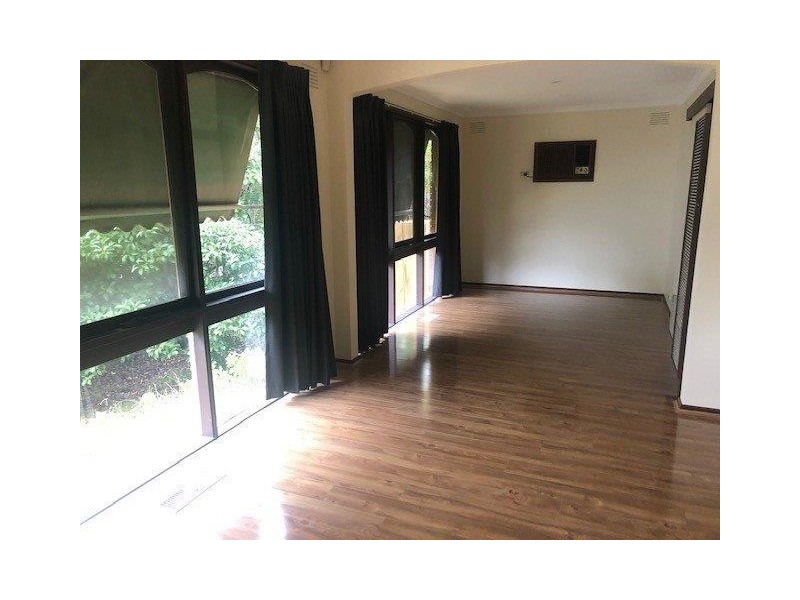242 Power Road, Endeavour Hills VIC 3802