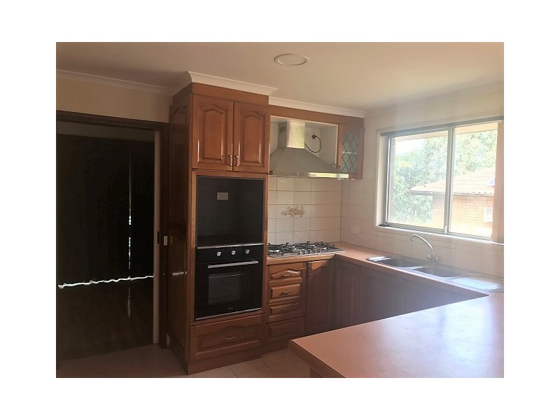 242 Power Road, Endeavour Hills VIC 3802