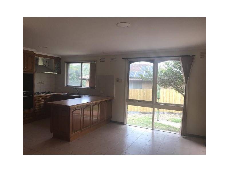 242 Power Road, Endeavour Hills VIC 3802