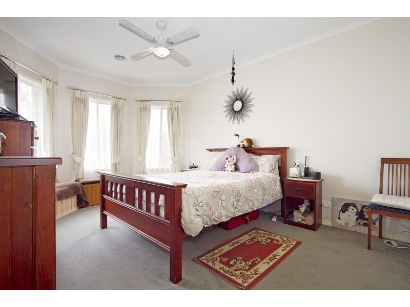 10 Clearwater Drive, Pakenham VIC 3810