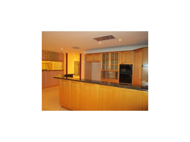 2 Lasiandra Circuit, Narre Warren VIC 3805