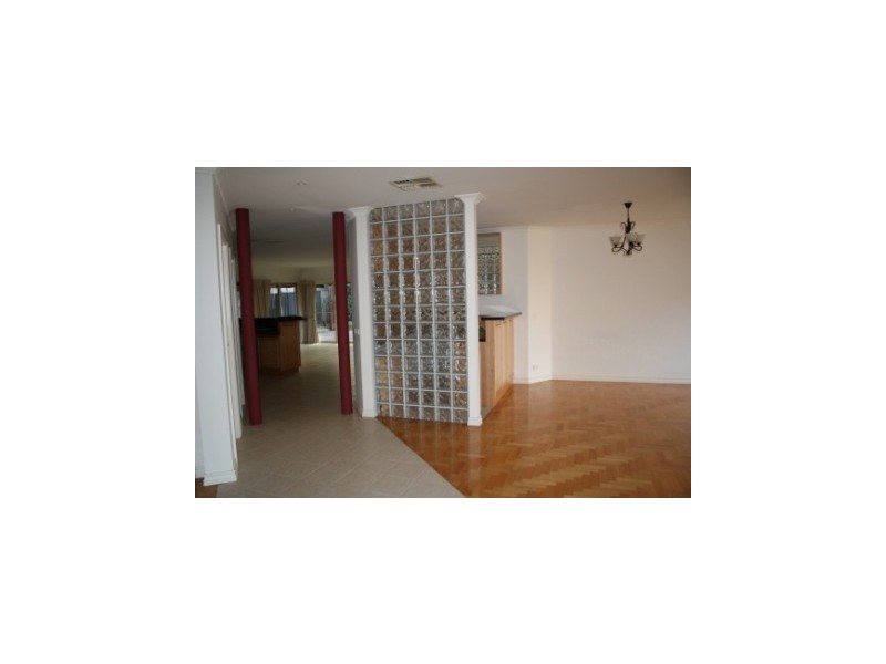 2 Lasiandra Circuit, Narre Warren VIC 3805