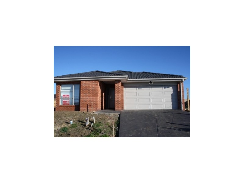 15 Maeve Circuit, Cranbourne East VIC 3977