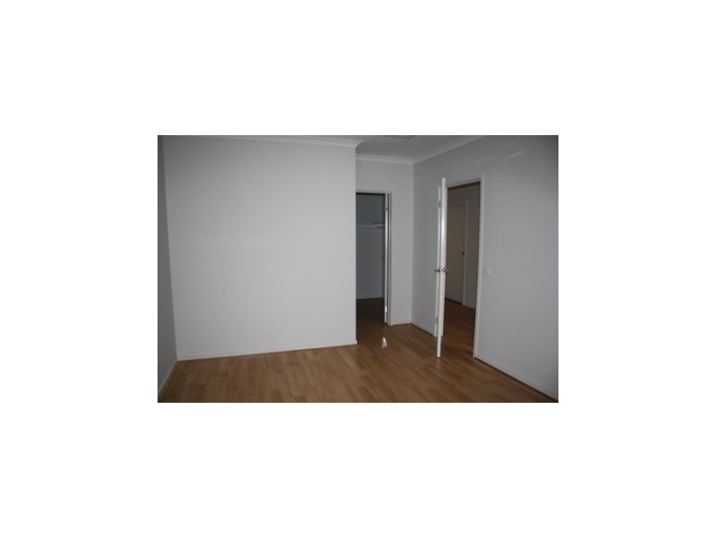 15 Maeve Circuit, Cranbourne East VIC 3977