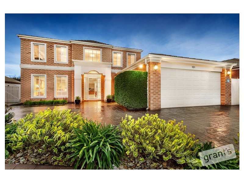 121 Berwick Springs Promenade, Narre Warren South VIC 3805