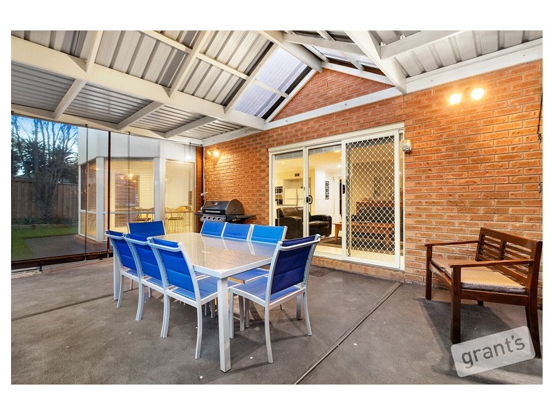 121 Berwick Springs Promenade, Narre Warren South VIC 3805