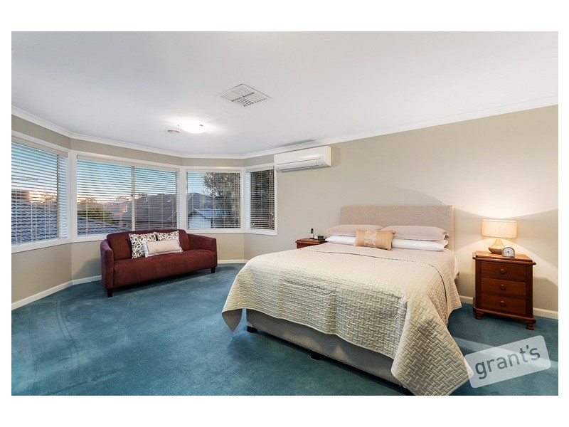 121 Berwick Springs Promenade, Narre Warren South VIC 3805