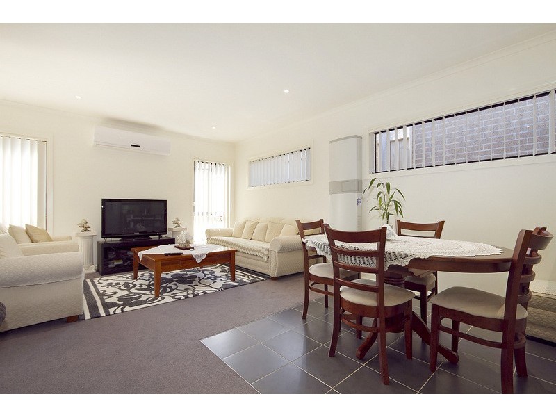 14/103 Army Road, Pakenham VIC 3810