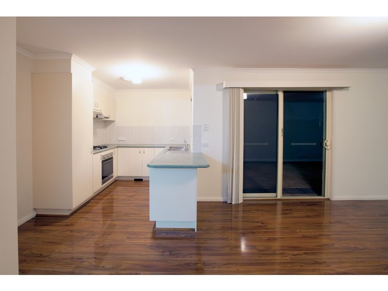 8 Canterbury Close, Narre Warren VIC 3805
