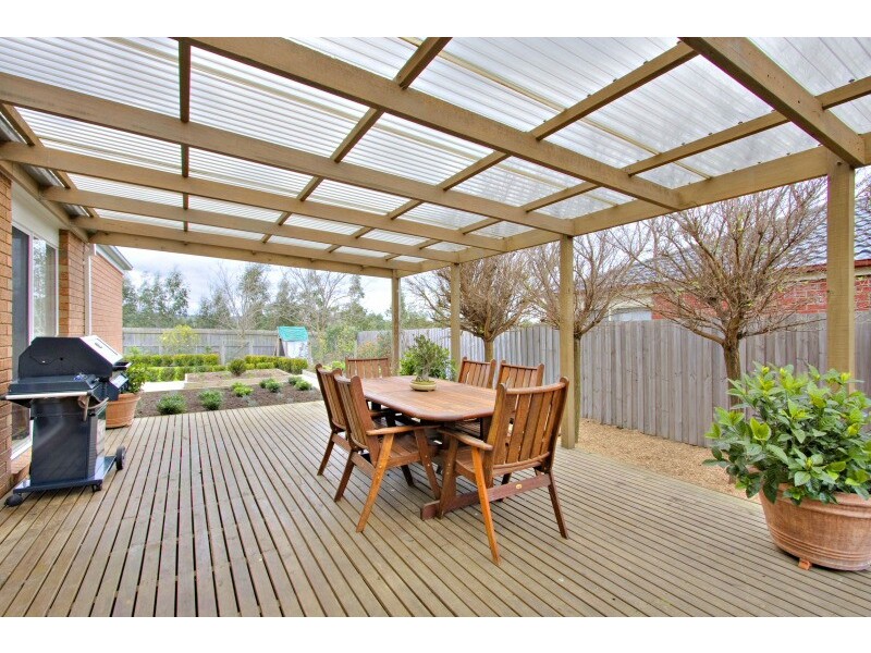 70 Earlsfield Drive, Berwick VIC 3806