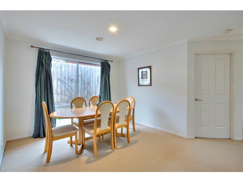 70 Earlsfield Drive, Berwick VIC 3806