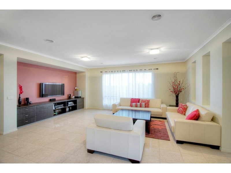 47 Ridgemont Drive, Berwick VIC 3806