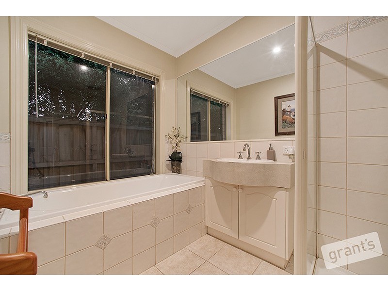 42 Marsh Grove, Berwick VIC 3806