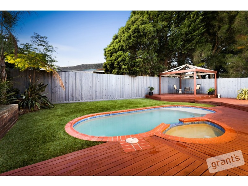 61 Franleigh Drive, Narre Warren VIC 3805