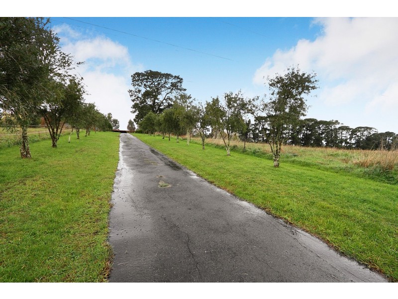 414 Brown Road, Officer VIC 3809