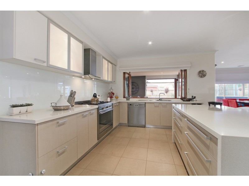 6 Inkerman Street, Berwick VIC 3806