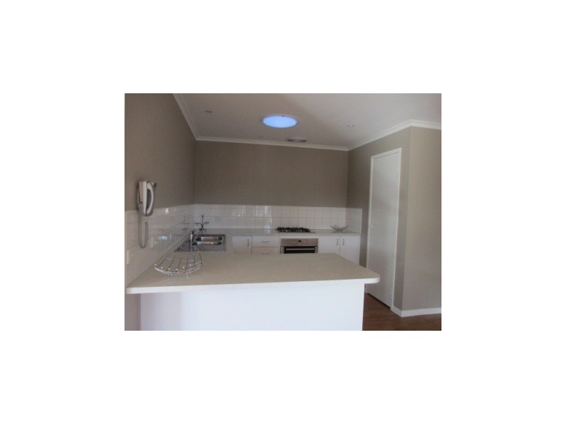 6 Orlit Close, Cranbourne North VIC 3977