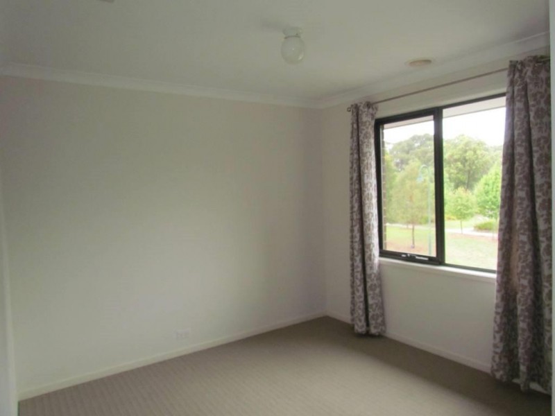 8 Norris Grove, Berwick VIC 3806