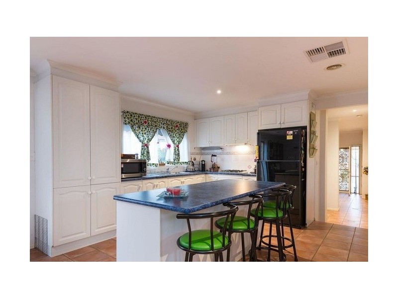 2 Prime Court, Berwick VIC 3806