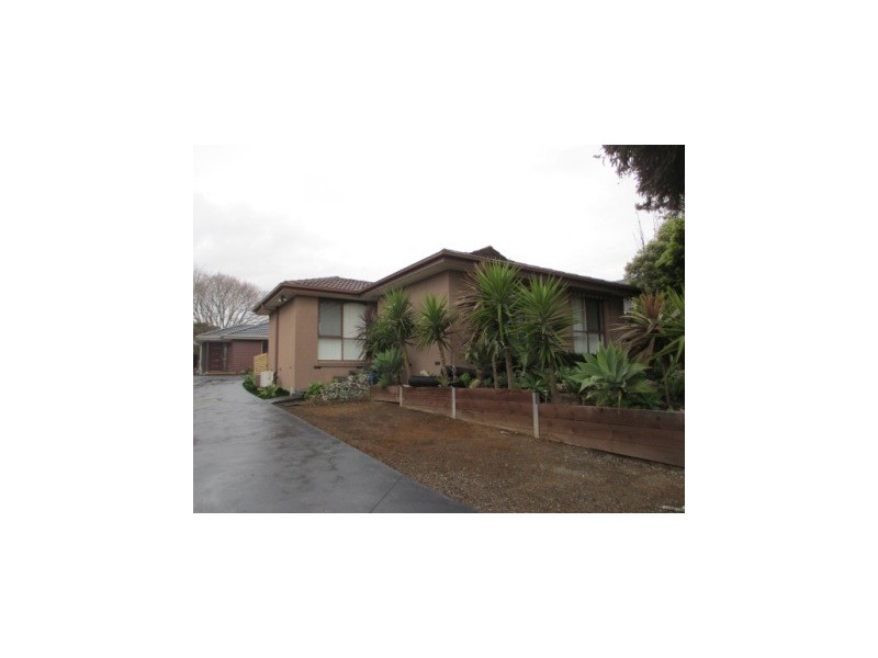 1/82 Saxonwood Drive, Narre Warren VIC 3805