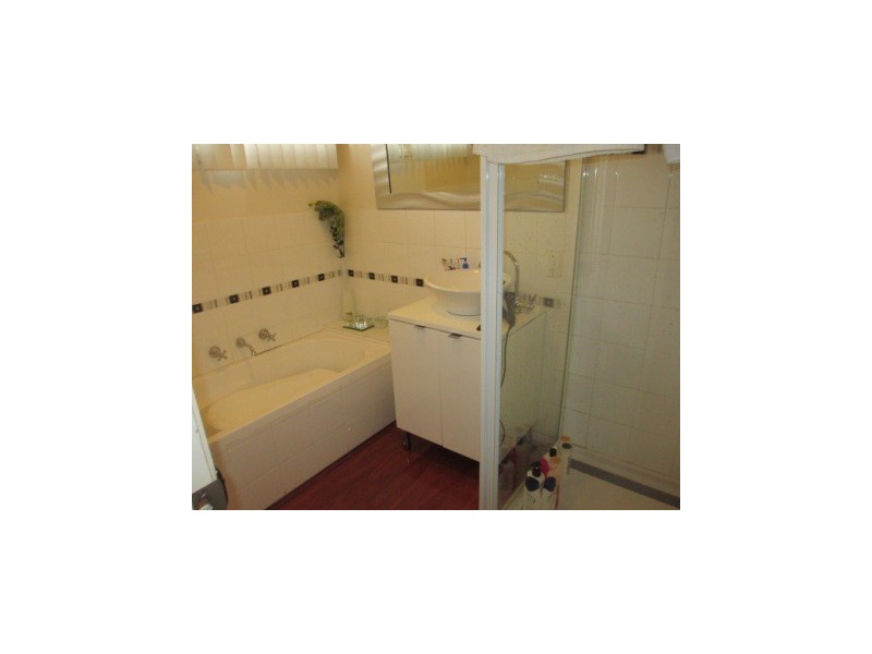 1/82 Saxonwood Drive, Narre Warren VIC 3805