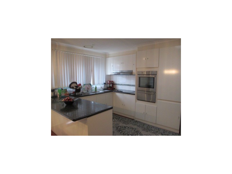 1/82 Saxonwood Drive, Narre Warren VIC 3805