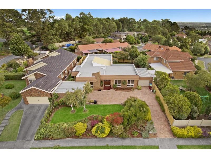 25 Bournevale Drive, Berwick VIC 3806