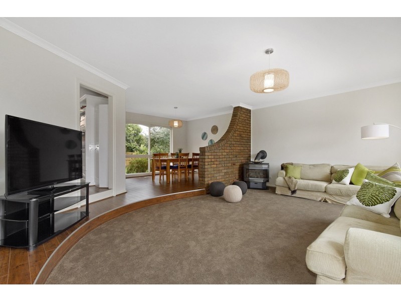 25 Bournevale Drive, Berwick VIC 3806