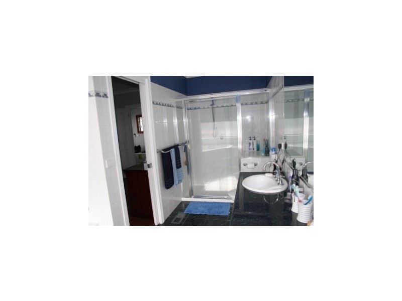 27 Archibald Avenue, Narre Warren VIC 3805