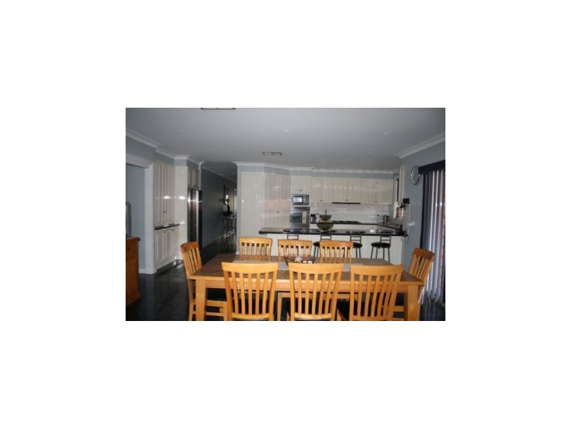 27 Archibald Avenue, Narre Warren VIC 3805