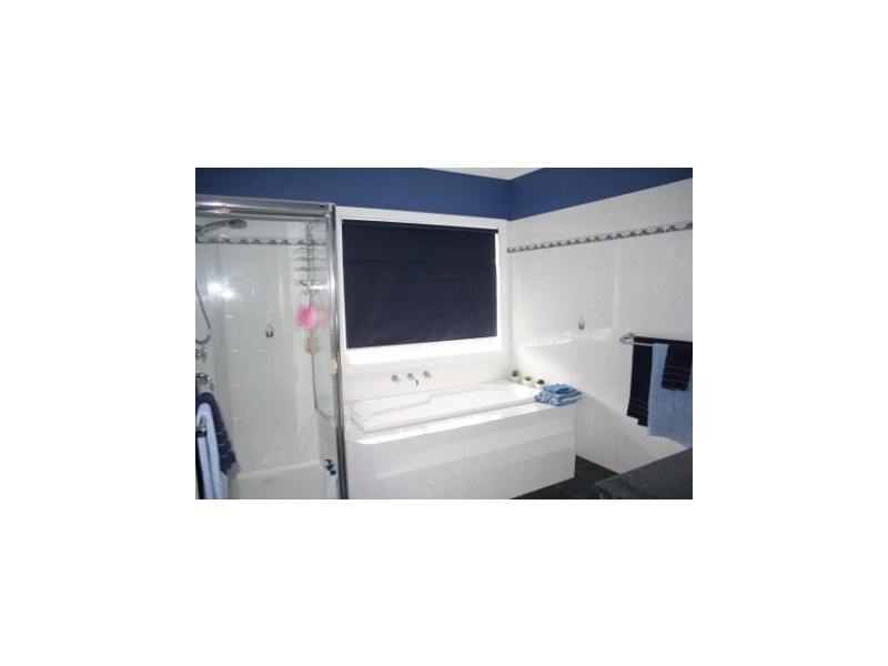 27 Archibald Avenue, Narre Warren VIC 3805