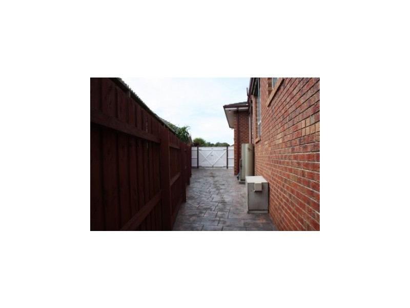 27 Archibald Avenue, Narre Warren VIC 3805