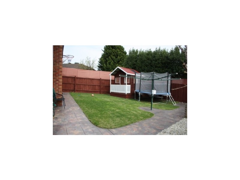 27 Archibald Avenue, Narre Warren VIC 3805