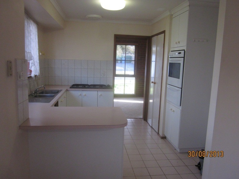 9 Edeys Run, Hampton Park VIC 3976