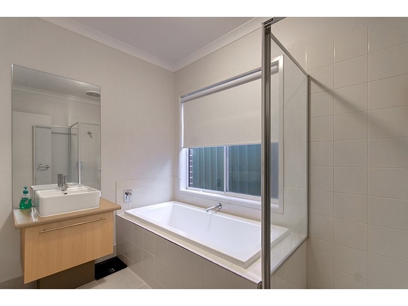 29 Cohens Way, Pakenham VIC 3810