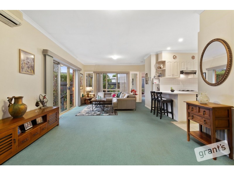 12/10 Parkhill Drive, Berwick VIC 3806