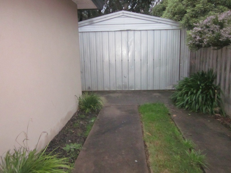 18 Bemersyde Drive, Berwick VIC 3806